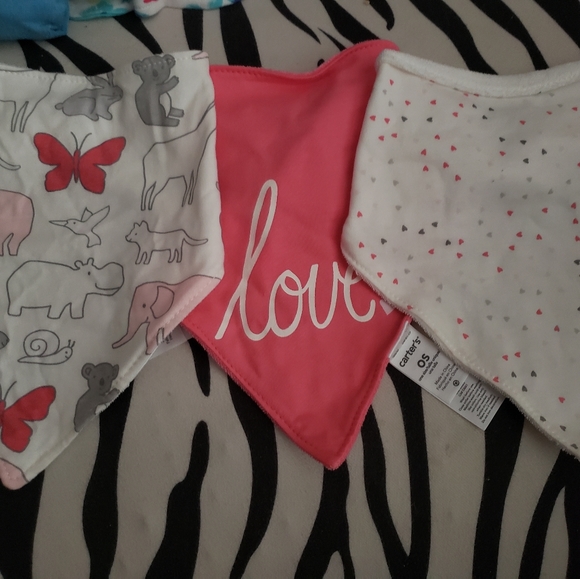 Baby girl clothing bundle newborn to 12 month. Includes bibs, hats, and socks - Picture 13 of 15